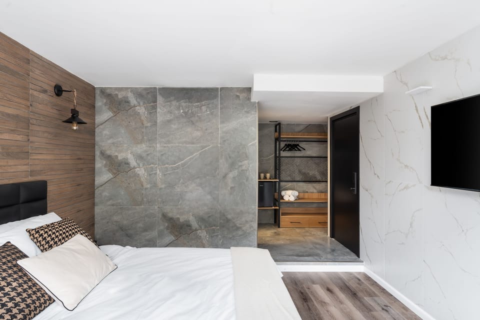 Deluxe Room | In-room safe, desk, soundproofing, free WiFi