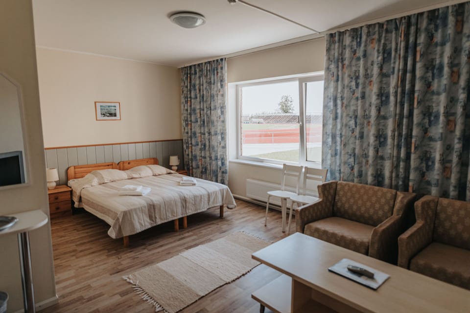 Desk, free WiFi, bed sheets