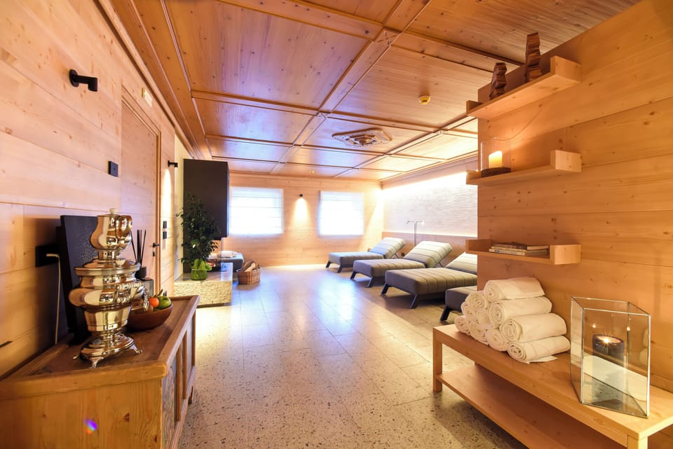 Sauna, hot tub, steam room, body treatments, Swedish massages