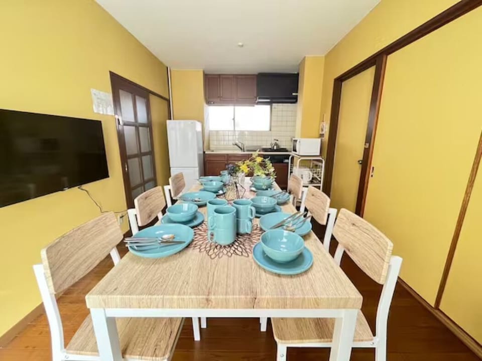 Basic Apartment | Living area