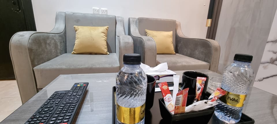 Classic Studio | In-room dining
