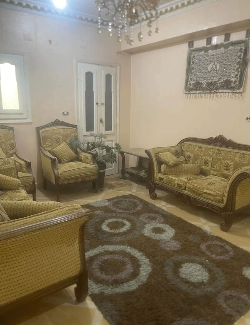Comfort Apartment | Living area | 32-inch flat-screen TV with satellite channels, fireplace