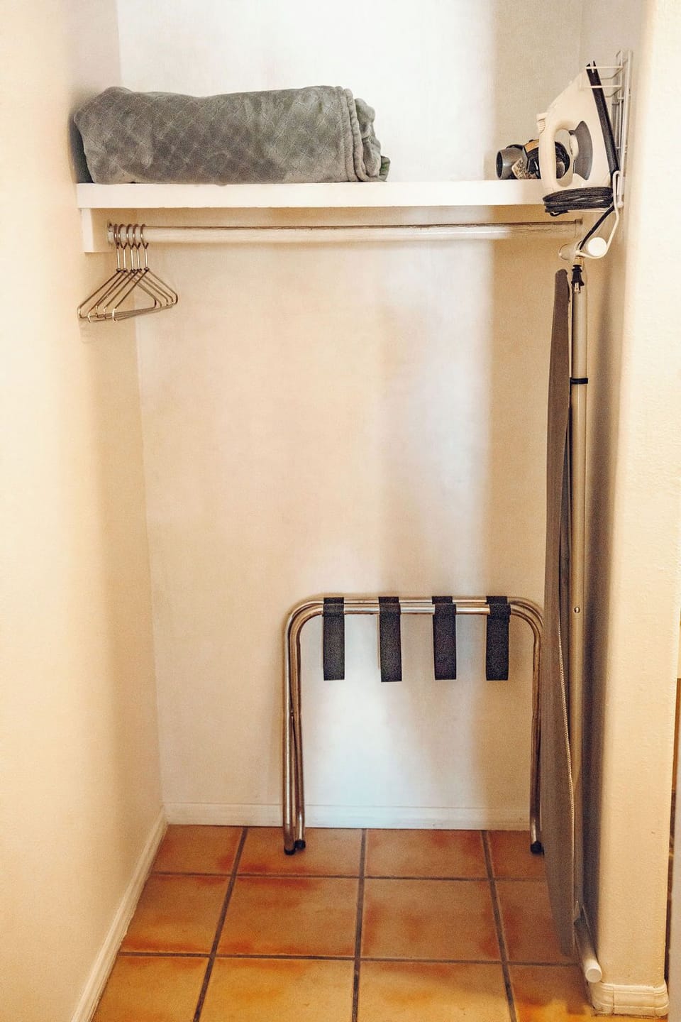 Iron/ironing board