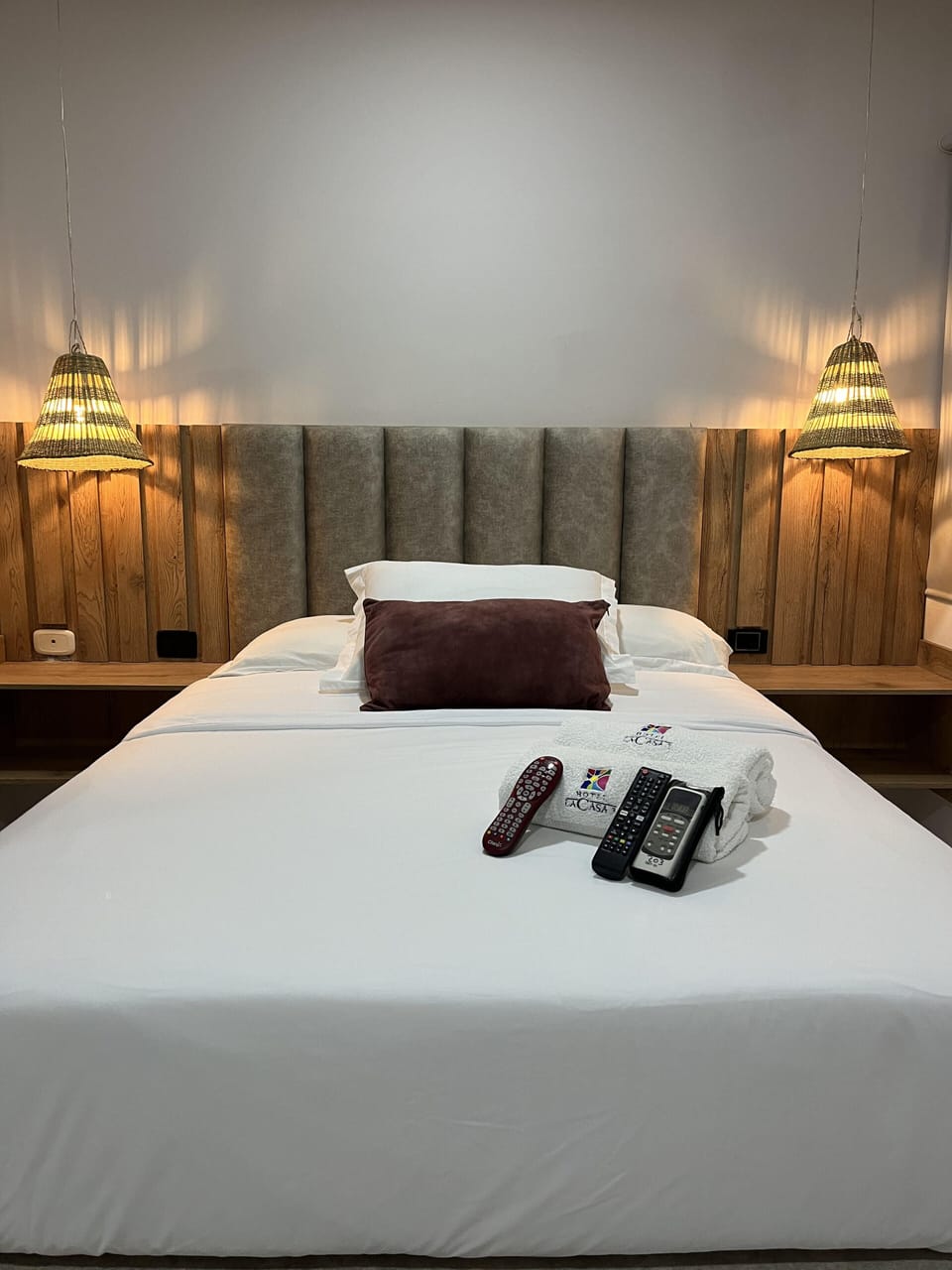 Business Double Room | Down comforters, minibar, desk, iron/ironing board (on request)