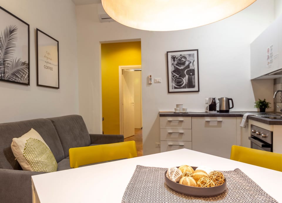 Comfort Room | Living area | 32-inch LED TV with satellite channels