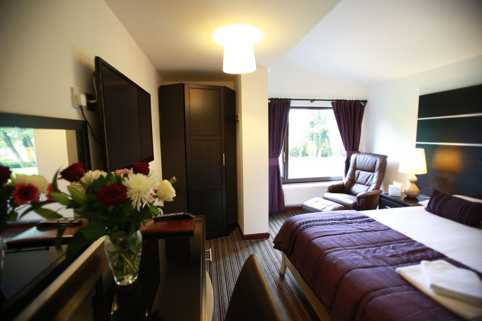 Family Double Room, 1 Bedroom, Garden View | Premium bedding, Tempur-Pedic beds, desk, laptop workspace