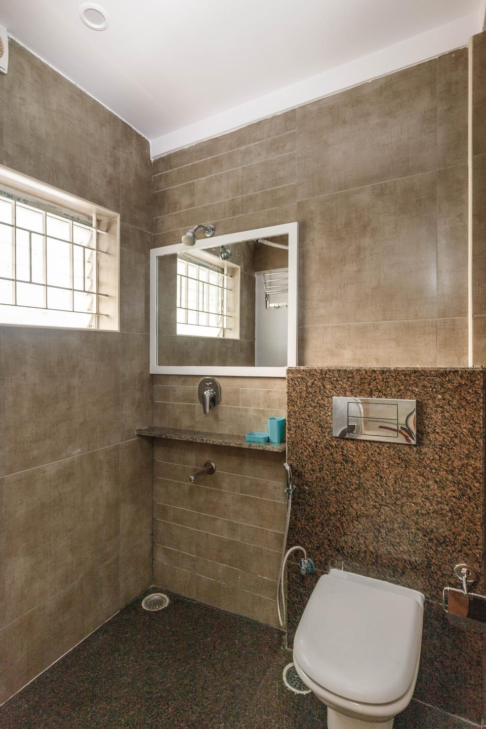 Studio | Bathroom