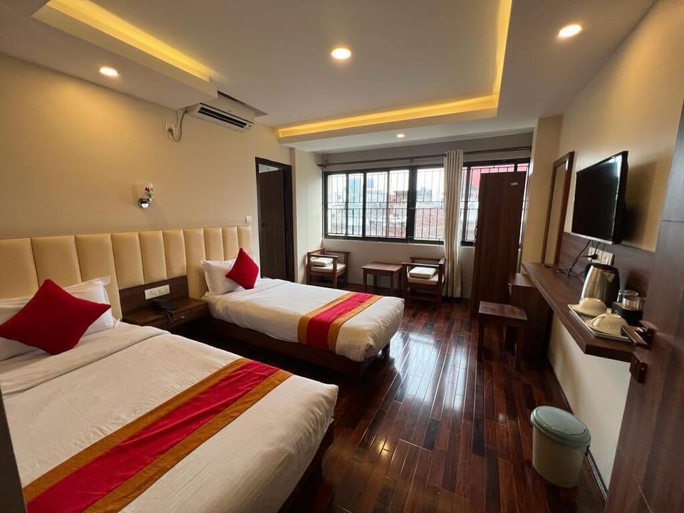 Family Triple Room | Desk, free WiFi