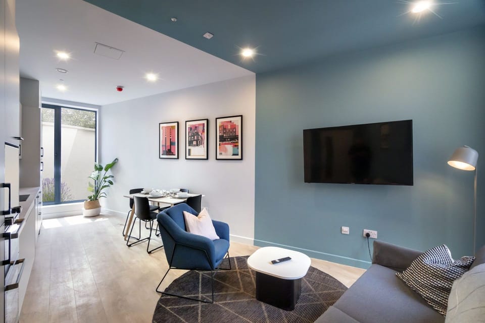 City Double Room | Living area