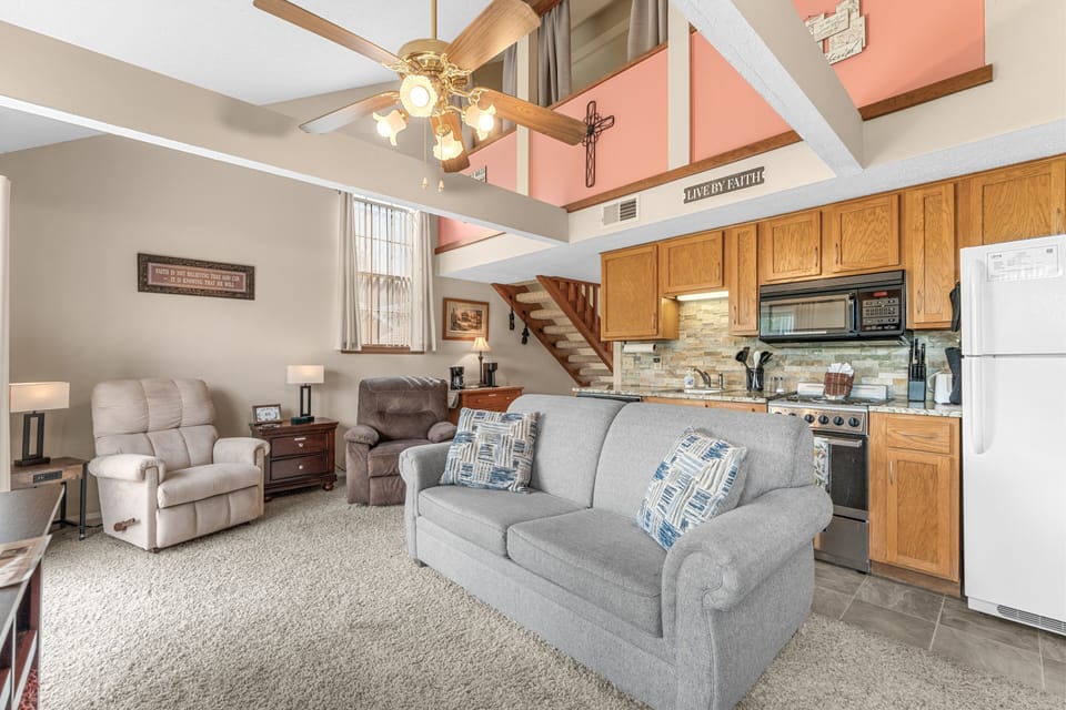Condo, 2 Bedrooms | Living area | Smart TV