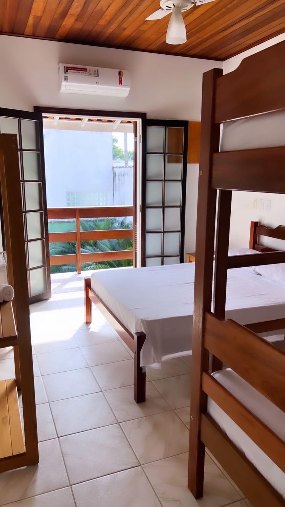 Basic Quadruple Room | Bed sheets