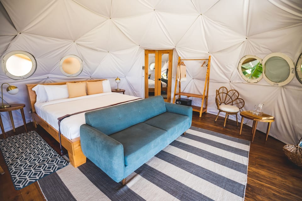 Domo Deluxe | Desk, laptop workspace, WiFi (free), bed sheets