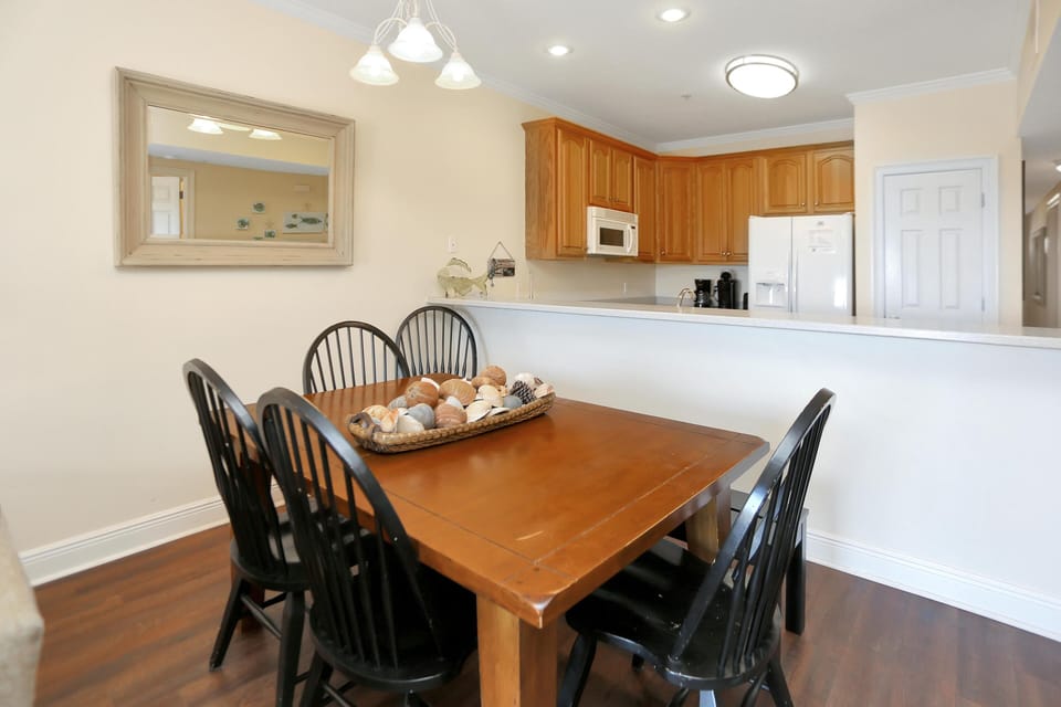 Condo, Multiple Beds (Dunes Club 1B) | Dining