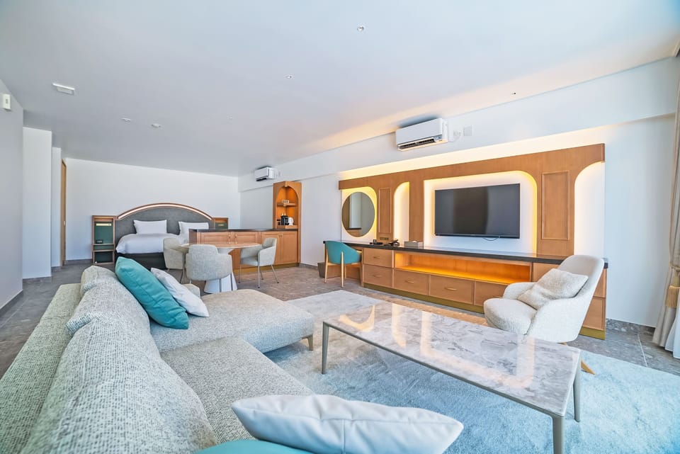 Premium bedding, desk, WiFi (free), individually furnished