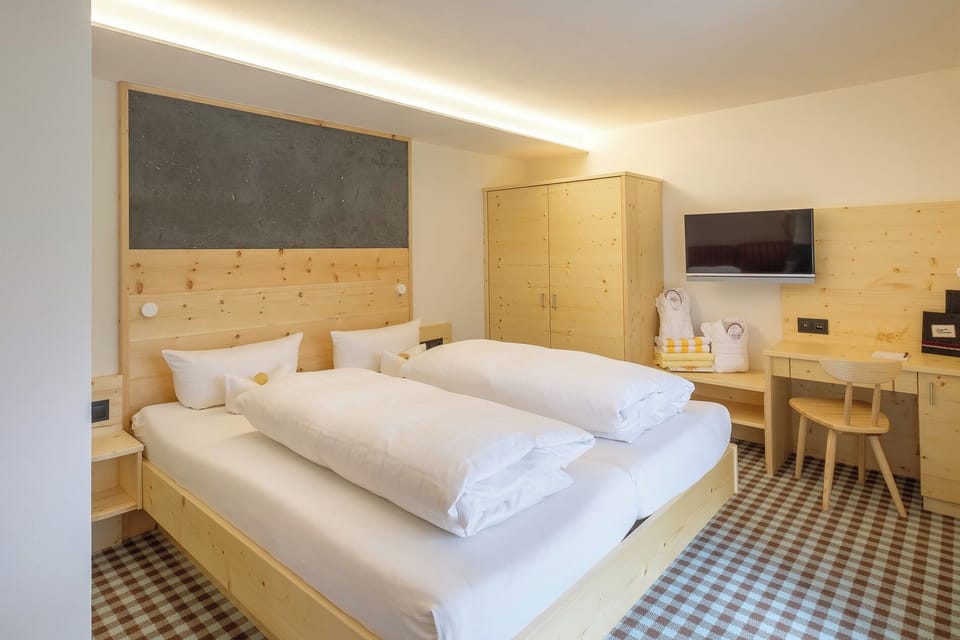 Basic Double Room | Hypo-allergenic bedding available, blackout drapes, soundproofing
