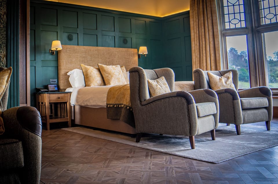 Deluxe Room, Lake View | Individually decorated, individually furnished, desk, blackout drapes