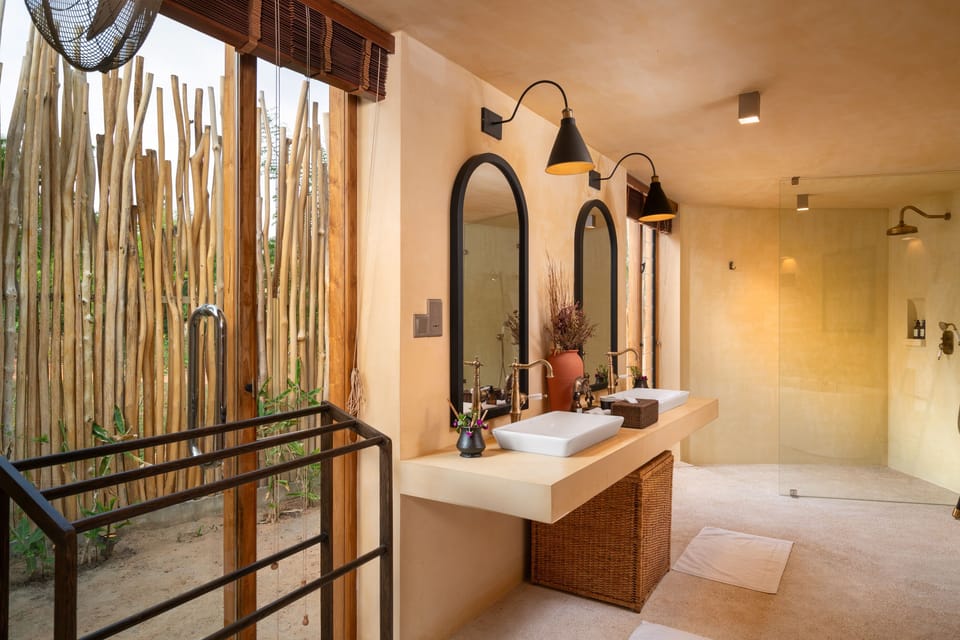 Premier Chalet | Bathroom | Separate tub and shower, free toiletries, hair dryer, bathrobes