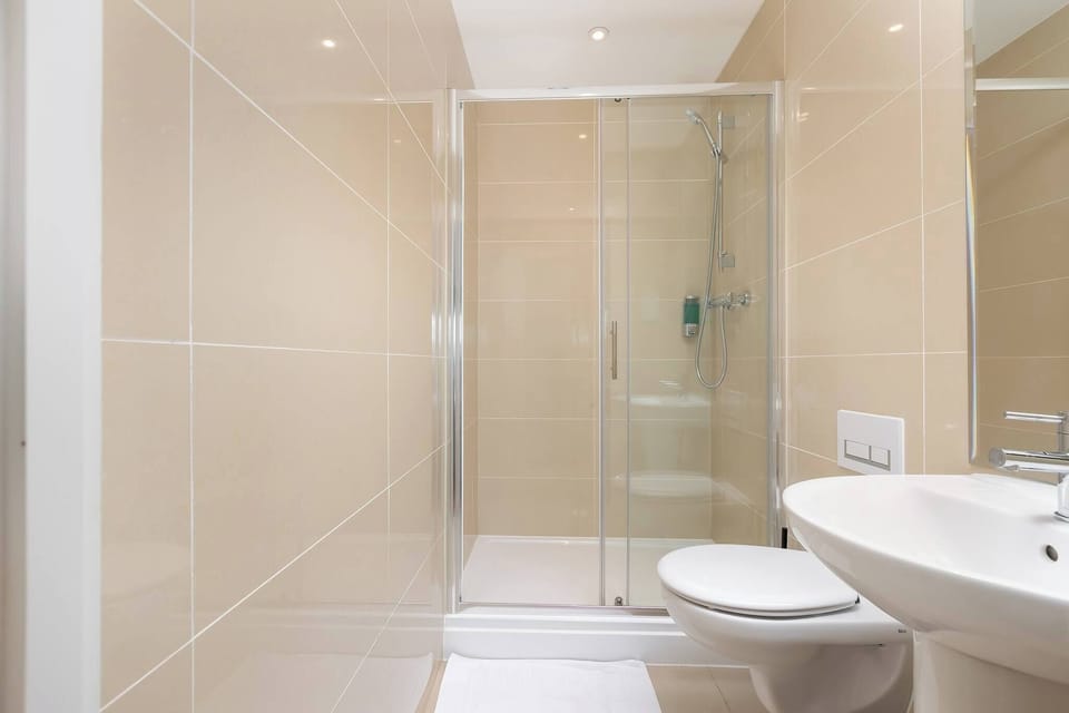 Skyvillion 2bed Enfield Flat W Balcony - Parking Apartment in Enfield