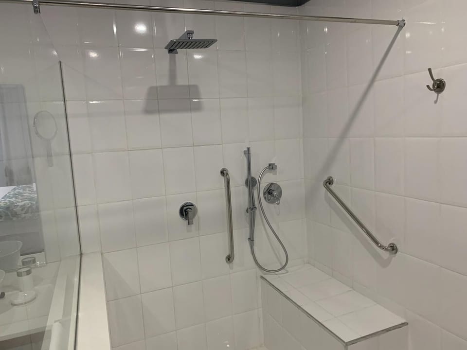 Classic Double Room | Bathroom