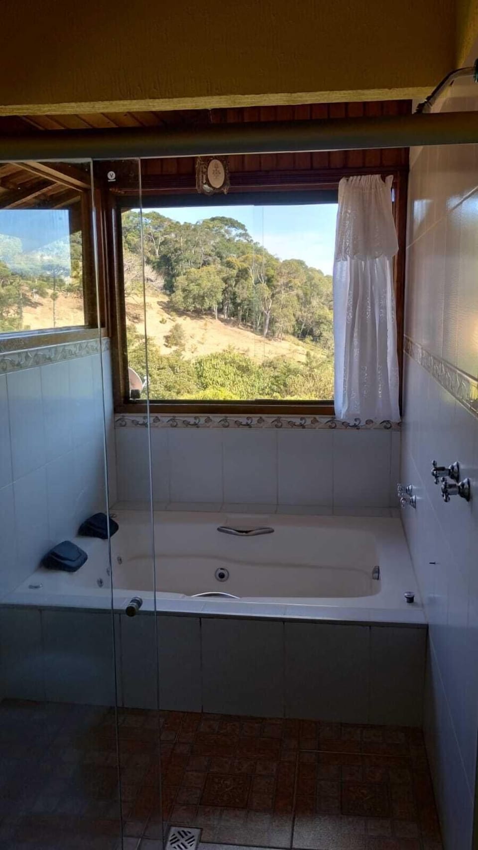 Deluxe Chalet | Bathroom