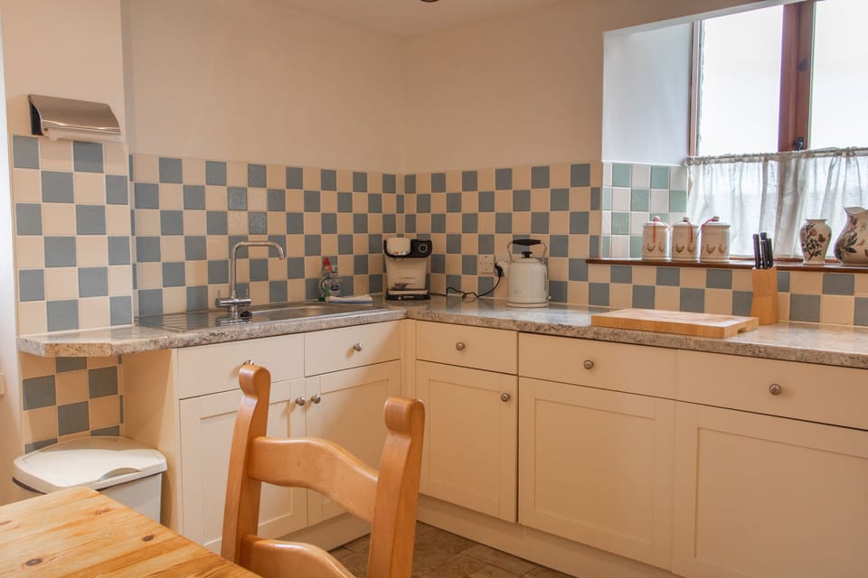Dishwasher, cookware/dishes/utensils