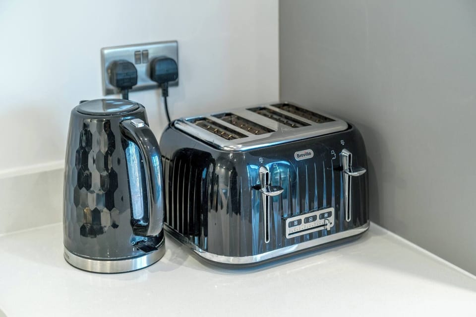 Apartment, 2 Bedrooms | Coffee and/or coffee maker