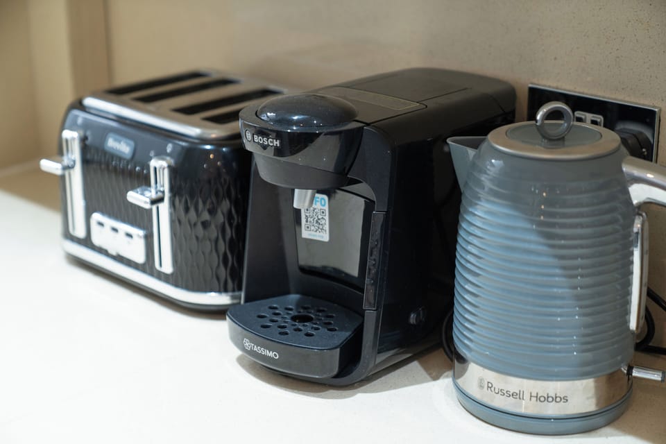 Apartment, 2 Bedrooms | Coffee and/or coffee maker