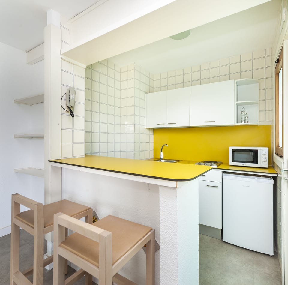 Fridge, microwave (on request), stovetop, cookware/dishes/utensils