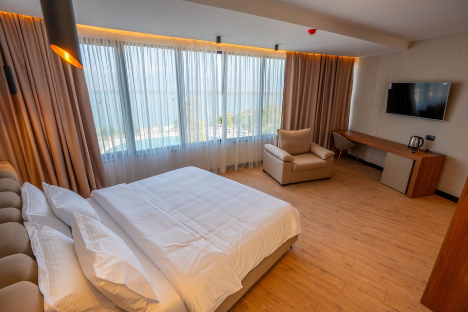Double Room | Iron/ironing board, free WiFi