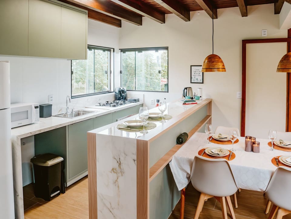 Premium House | Private kitchen | Fridge, microwave, toaster oven, cookware/dishes/utensils