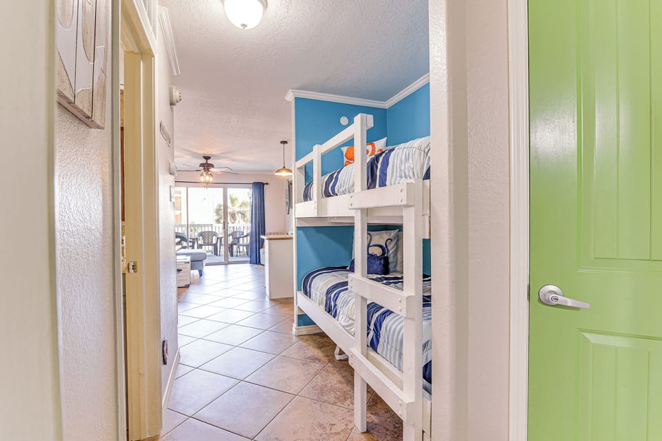 Galveston Vacation Rental - Walk to the Beach! Apartment in Galveston Island