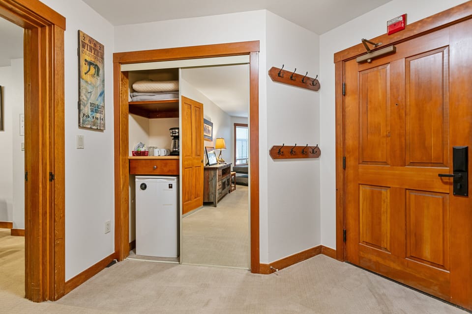 Condo, 2 Bedrooms | Interior