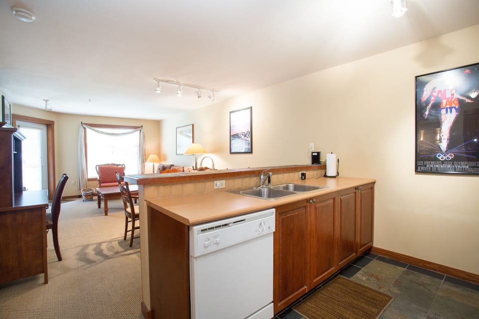 Condo, 1 Bedroom | 1 bedroom, WiFi (free)