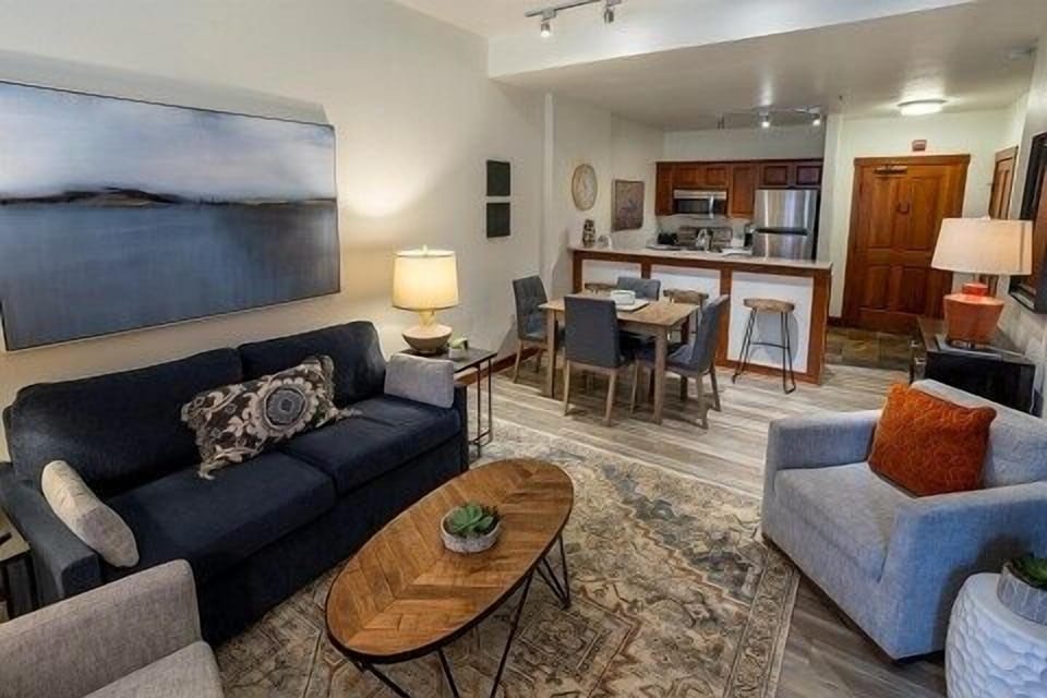 Condo, 1 Bedroom | Living area