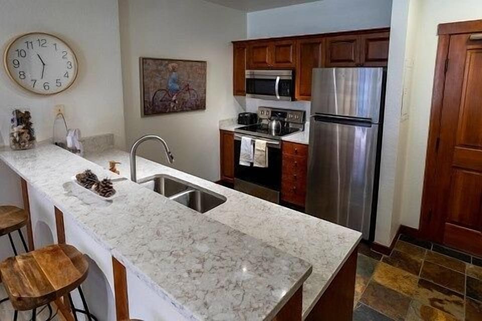 Condo, 1 Bedroom | Private kitchen | Coffee/tea maker, fridge, oven, toaster