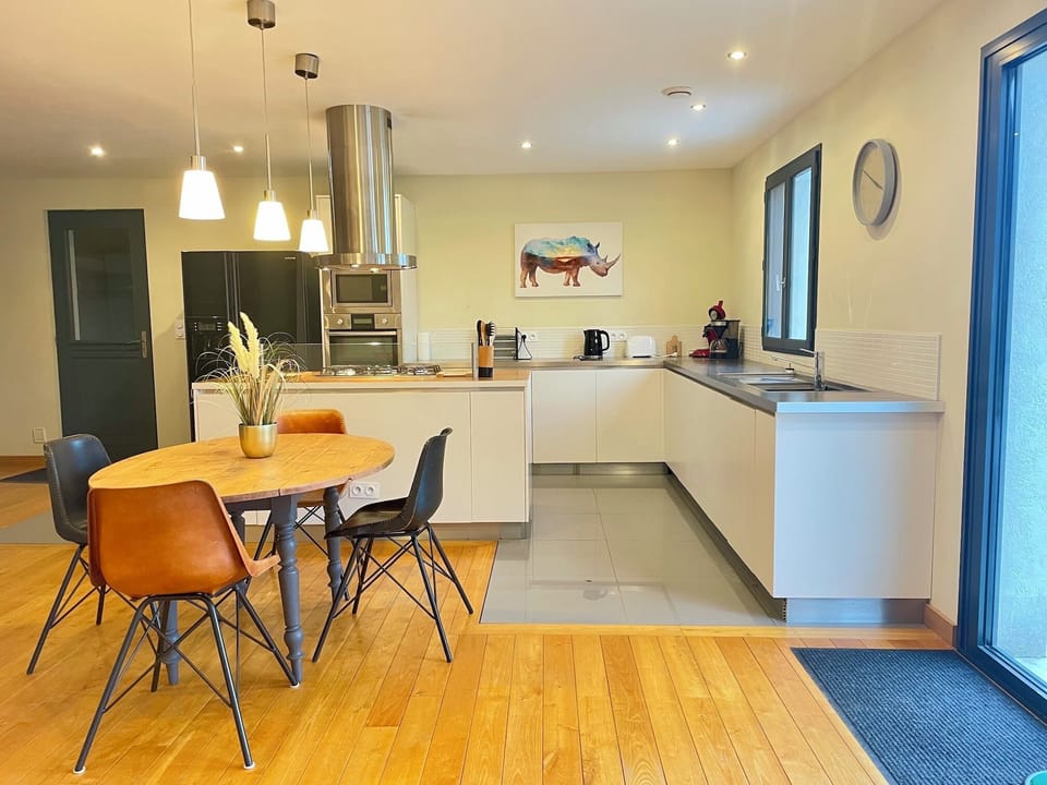 Comfort Villa | Private kitchen | Fridge, coffee/tea maker, electric kettle, highchair