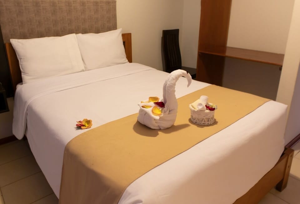 Romantic Room | Individually decorated, iron/ironing board, free WiFi, bed sheets