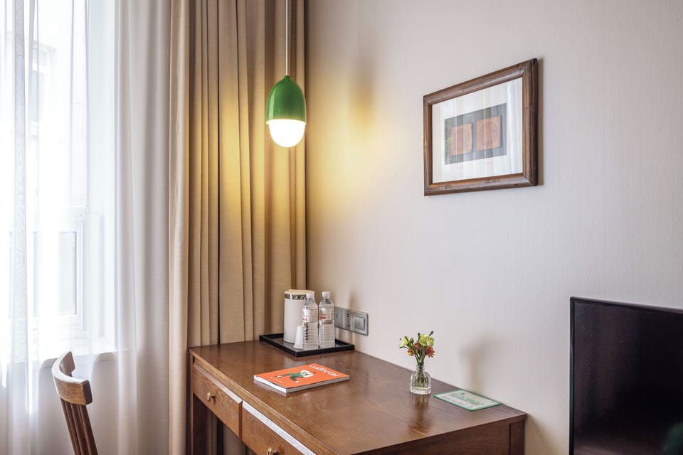 Luxury Room, 1 King Bed, Non Smoking | Desk, laptop workspace, blackout drapes, soundproofing