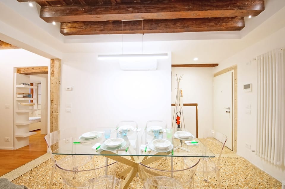 Apartment | Living area | 42-inch TV with digital channels