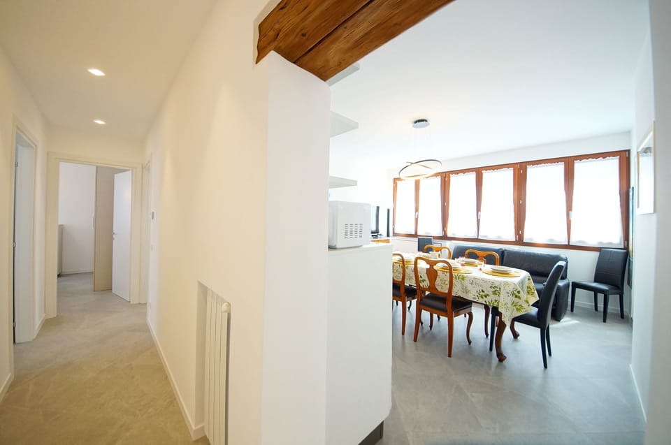 Apartment | Living area | Flat-screen TV