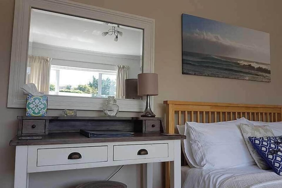 Traditional Triple Room | Iron/ironing board (on request), WiFi (free), bed sheets