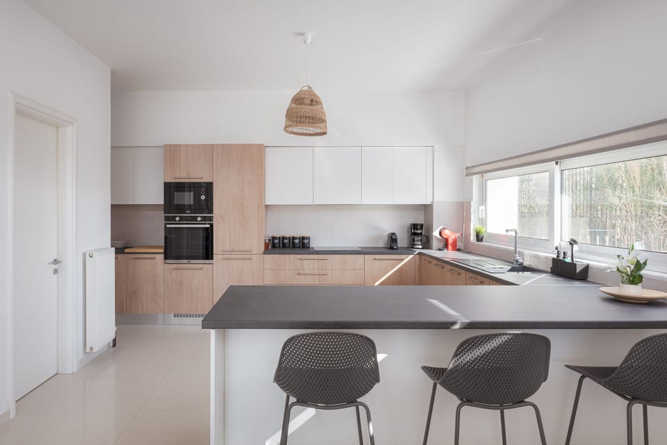 Luxury Villa | Private kitchen | Full-size fridge, microwave, oven, stovetop