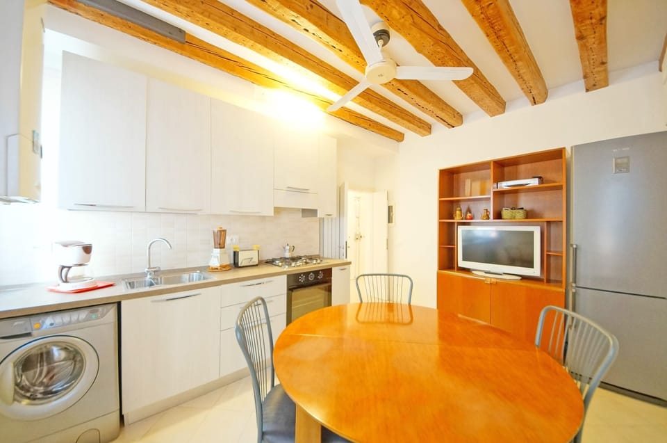 Apartment | Private kitchen | Full-size fridge, microwave, oven, stovetop