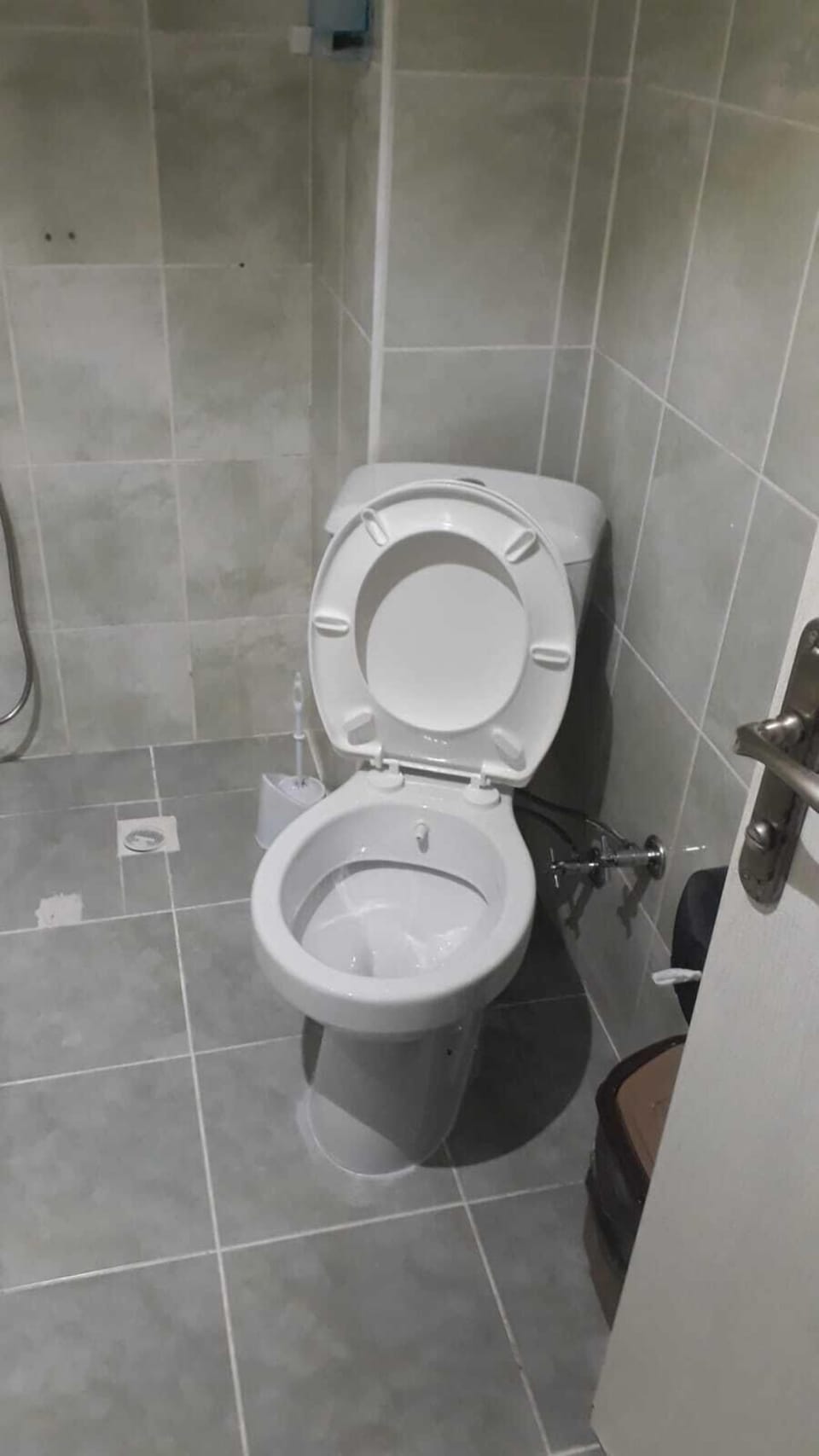 Shower, free toiletries, hair dryer, slippers