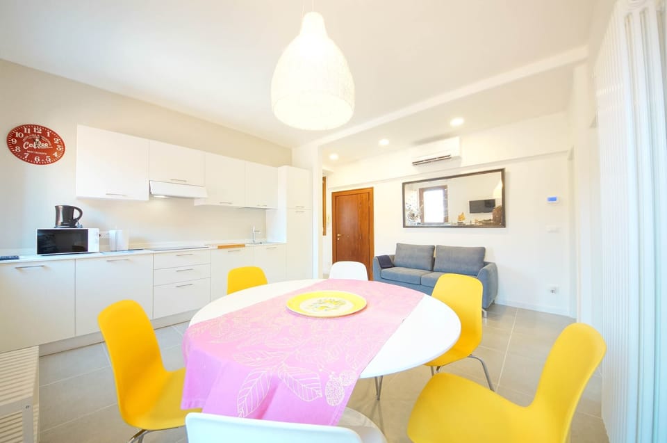 Apartment | Living area | 38-inch TV with digital channels