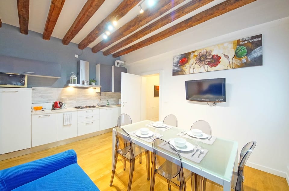 Apartment | Living area | 32-inch flat-screen TV with digital channels