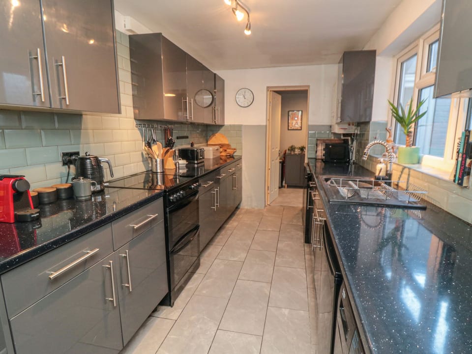 Fridge, dishwasher, electric kettle, toaster