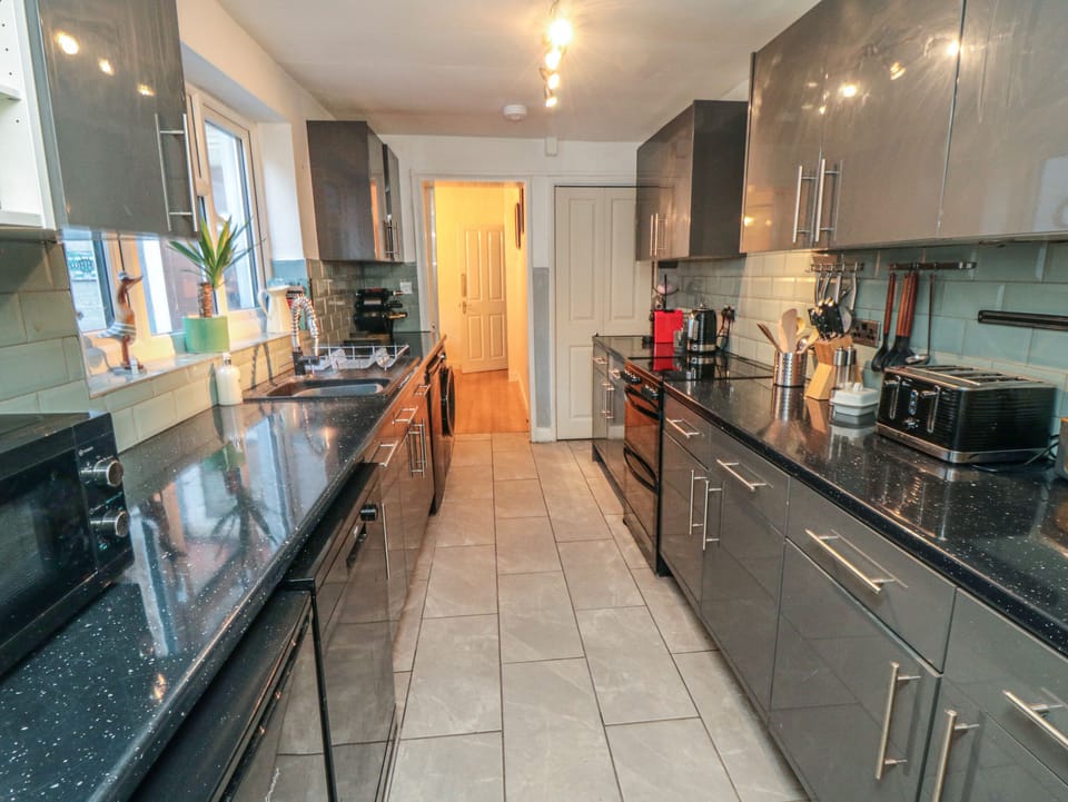 Fridge, dishwasher, electric kettle, toaster
