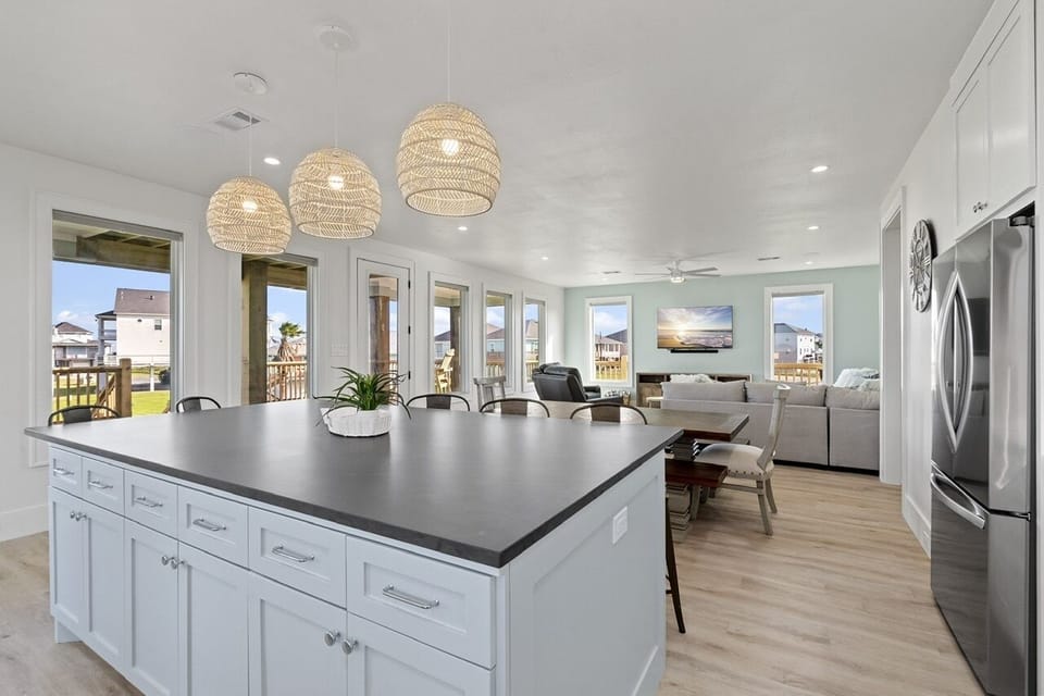 House, 4 Bedrooms | Private kitchen | Fridge