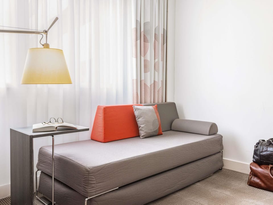 Superior Room, 1 Queen Bed, Accessible, Non Smoking | Premium bedding, in-room safe, desk, laptop workspace